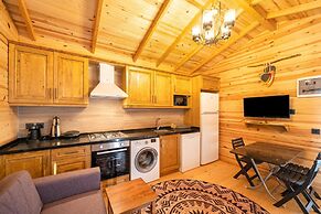 Honeymoon Bungalow With Private Pool and Sea View