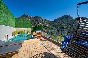 Honeymoon Bungalow With Private Pool and Sea View