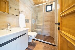 Honeymoon Bungalow With Private Pool and Sea View