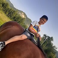 Room in Guest Room - Sejour Retreat For Family In Paradise