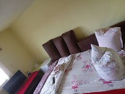 Room in Guest Room - Sejour Retreat For Family In Paradise