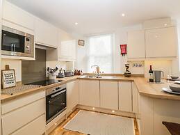 Apartment 4 10 Somers Court