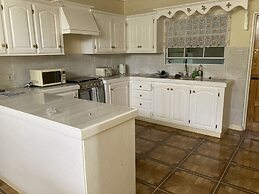 Stunning 2-bed Apartment in Grand Roy, Grenada