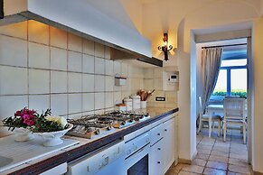 Luxury Villa Fiorita - Amazing Terrace Premium Location