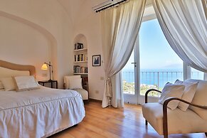 Luxury Villa Fiorita - Amazing Terrace Premium Location