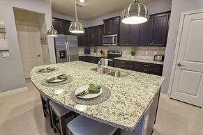 The Cozy Hammock 5 Bedroom Home by Redawning