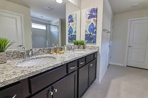 The Cozy Hammock 5 Bedroom Home by Redawning