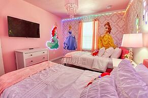 The Cozy Hammock 5 Bedroom Home by Redawning