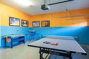 Phillipe's Windsor At Westside Vacation Home 7 Bedroom Home by Redawni