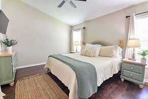 Maya's Charming Indian Creek Vacation Home 4 Bedroom Home by Redawning