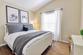 Maya's Charming Indian Creek Vacation Home 4 Bedroom Home by Redawning