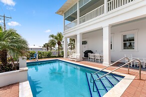 Kiskadee - Private Beachhouse Wih Pool 3 Bedroom Home by RedAwning