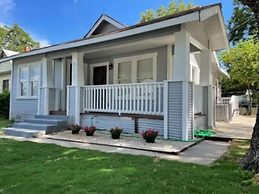 Charming Bungalow Near Historic Downtown