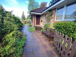 3 Bedroom Bungalow With Htub & Private Loch Access
