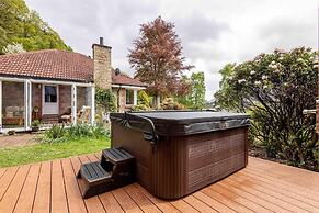 3 Bedroom Bungalow With Htub & Private Loch Access