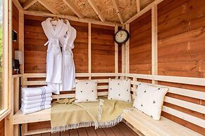 3 Bedroom Bungalow With Htub & Private Loch Access