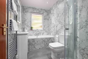 3 Bedroom Bungalow With Htub & Private Loch Access