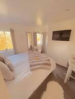 A Beautiful, Unique Lodge, Made for two