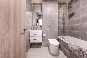 Ash View Place 3 -heathrow - Thorpe Park - Free Parking