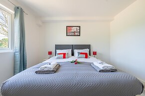 Ash View Place 3 -heathrow - Thorpe Park - Free Parking