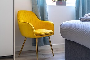 Ash View Place 3 -heathrow - Thorpe Park - Free Parking