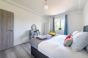 Ash View Place 3 -heathrow - Thorpe Park - Free Parking