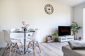 Ash View Place 3 -heathrow - Thorpe Park - Free Parking