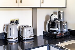 Ash View Place 3 -heathrow - Thorpe Park - Free Parking