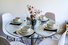 Ash View Place 3 -heathrow - Thorpe Park - Free Parking