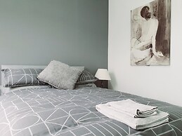 Dysa Bloomfield House