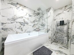 Dysa Banks Apartments