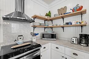 Ooh La La - 4555 Grand Key Loop East