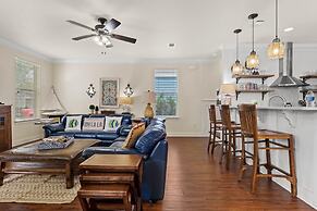 Ooh La La - 4555 Grand Key Loop East