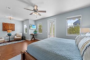 Ooh La La - 4555 Grand Key Loop East