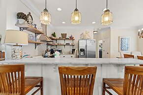 Ooh La La - 4555 Grand Key Loop East