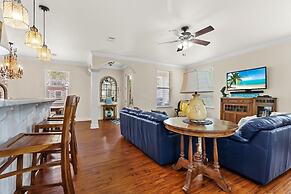 Ooh La La - 4555 Grand Key Loop East