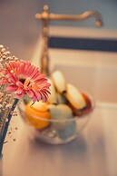 IO Luxury Pool & Hot Tub Suites