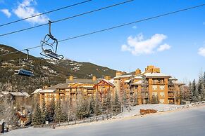 PENTHOUSE in the HEART of Panorama Village | TRUE Ski In/Out | Pools &