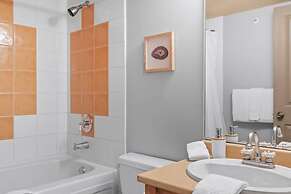TOP FLOOR in Panorama Resort | TRUE Ski In/Out | Indoor Access to Pool