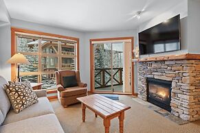 TOP FLOOR in Panorama Resort | TRUE Ski In/Out | Indoor Access to Pool