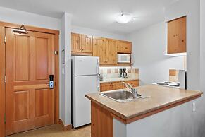 TOP FLOOR in Panorama Resort | TRUE Ski In/Out | Indoor Access to Pool