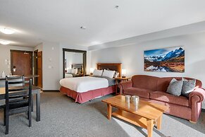 LARGE 3-Br 3-Ba | Ski In/Out | Pool & Hot Tubs | Central Upper Village