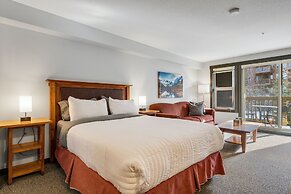 LARGE 3-Br 3-Ba | Ski In/Out | Pool & Hot Tubs | Central Upper Village