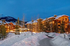 LARGE 3-Br 3-Ba | Ski In/Out | Pool & Hot Tubs | Central Upper Village