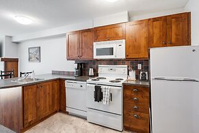 LARGE 3-Br 3-Ba | Ski In/Out | Pool & Hot Tubs | Central Upper Village