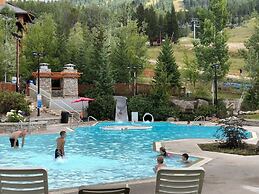 LARGE 3-Br 3-Ba | Ski In/Out | Pool & Hot Tubs | Central Upper Village