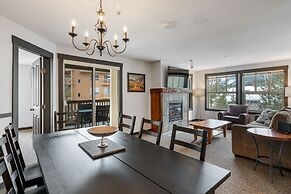 CENTRALLY Located 3-Br Home | TRUE Ski In/Out | FREE access to Pools &