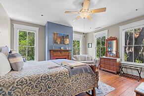 The Laurel Oak Inn Bed and Breakfast