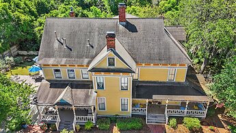 The Laurel Oak Inn Bed and Breakfast