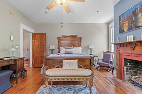 The Laurel Oak Inn Bed and Breakfast